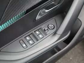 Peugeot 2008 (2022) thumbnail 32