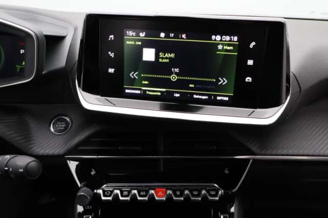 Peugeot 2008 (2022) thumbnail 7