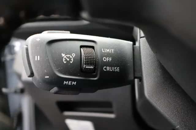 Peugeot 5008 (2021) thumbnail 28
