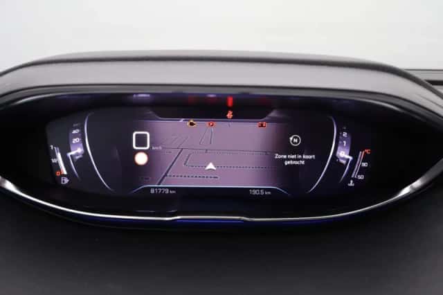 Peugeot 5008 (2021) thumbnail 4