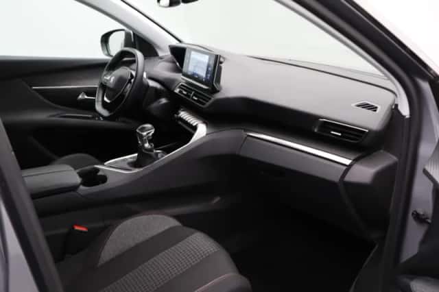 Peugeot 5008 (2021) thumbnail 33