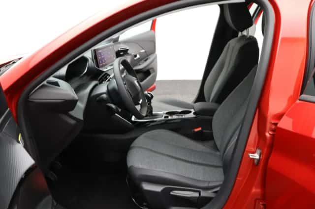 Peugeot 208 (2024) thumbnail 11