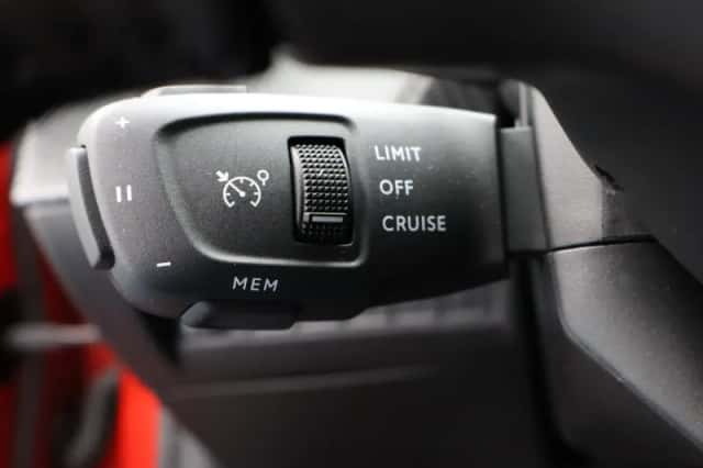 Peugeot 208 (2024) thumbnail 30
