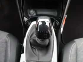 Peugeot 208 (2024) thumbnail 8