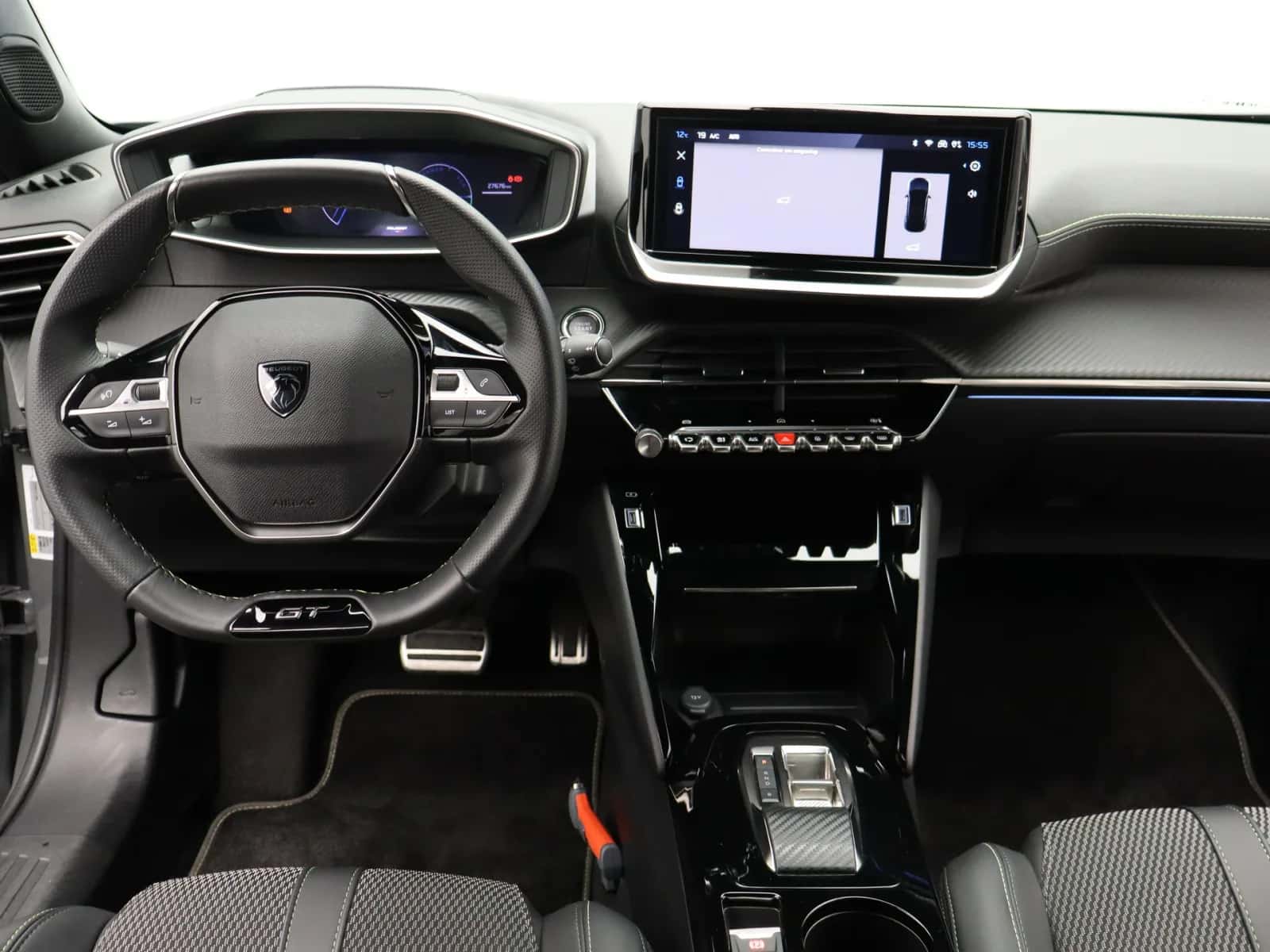Peugeot e-2008 (2024) — foto 1