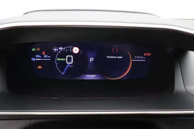 Peugeot e-2008 (2024) thumbnail 2