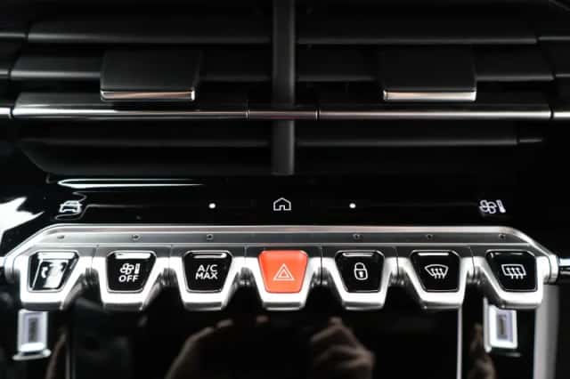 Peugeot e-2008 (2024) thumbnail 14
