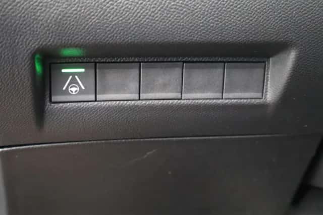 Peugeot e-2008 (2024) thumbnail 23