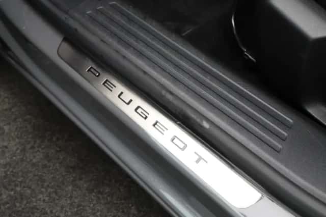 Peugeot e-2008 (2024) thumbnail 25