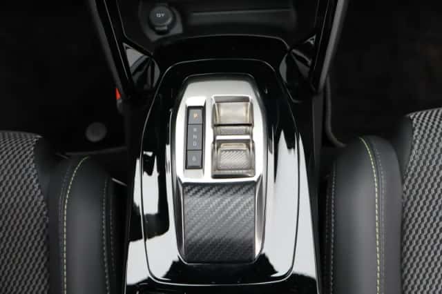Peugeot e-2008 (2024) thumbnail 4