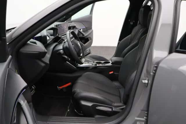 Peugeot e-2008 (2024) thumbnail 6