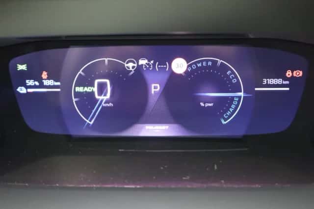 Peugeot e-208 (2024) thumbnail 4