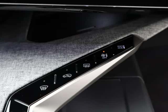 Peugeot e-3008 (2025) thumbnail 23
