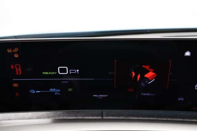 Peugeot e-3008 (2025) thumbnail 4