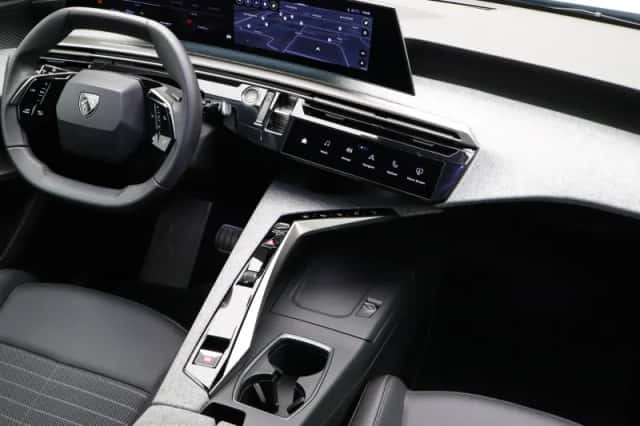 Peugeot e-3008 (2025) thumbnail 35