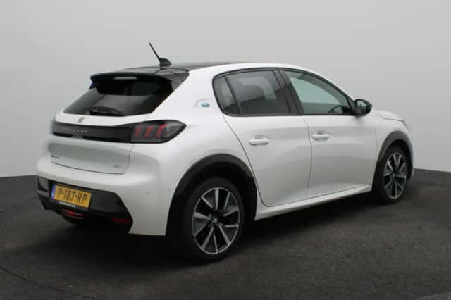 Peugeot e-208 (2022) thumbnail 2