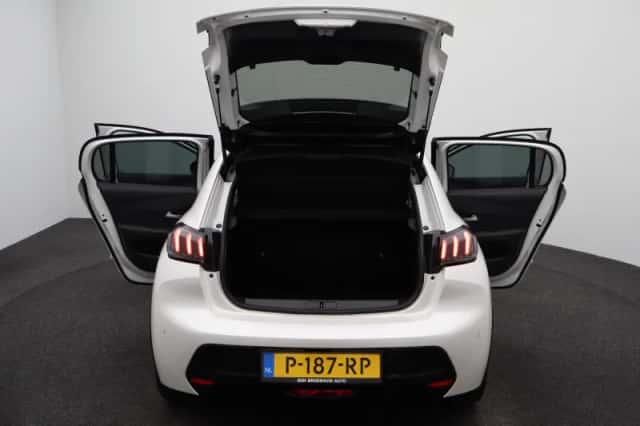Peugeot e-208 (2022) thumbnail 15
