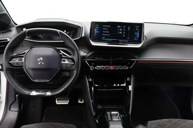 Peugeot e-208 (2022) thumbnail 3