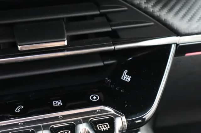 Peugeot e-208 (2022) thumbnail 23