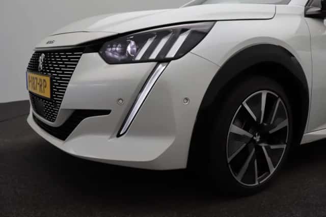 Peugeot e-208 (2022) thumbnail 42