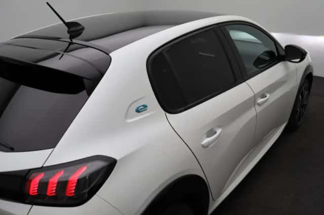 Peugeot e-208 (2022) thumbnail 51