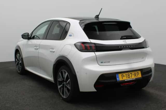 Peugeot e-208 (2022) thumbnail 10