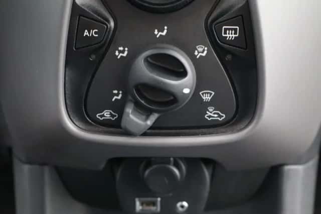 Peugeot 108 (2022) thumbnail 22