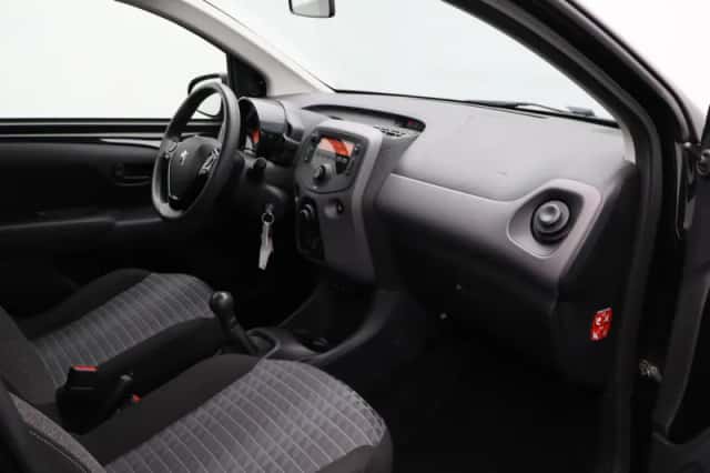 Peugeot 108 (2022) thumbnail 32