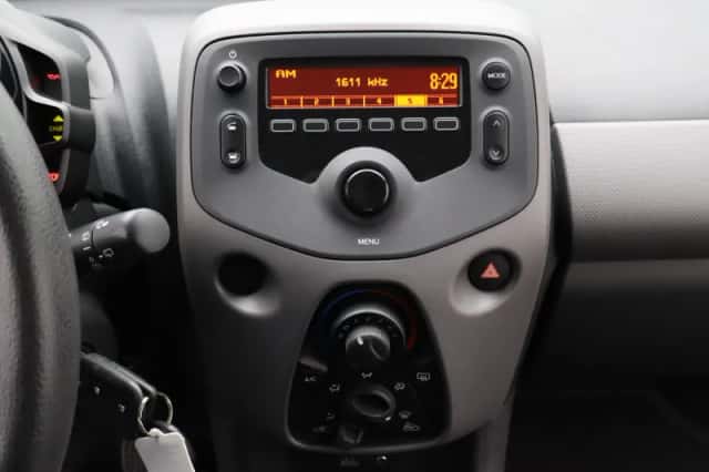 Peugeot 108 (2022) thumbnail 8