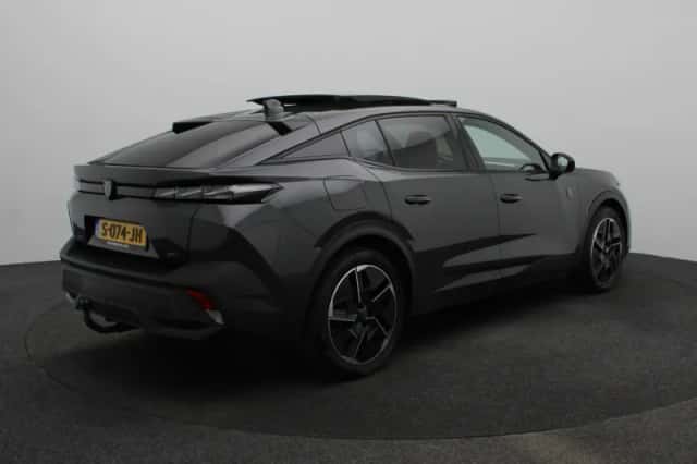 Peugeot 408 (2023) thumbnail 2