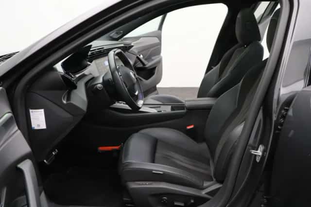 Peugeot 408 (2023) thumbnail 12