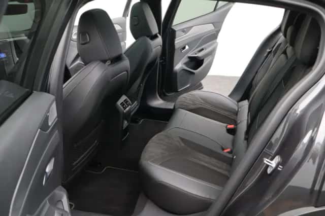Peugeot 408 (2023) thumbnail 15