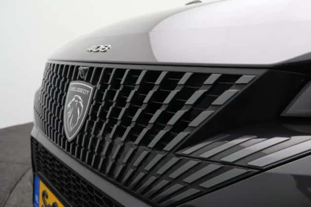 Peugeot 408 (2023) thumbnail 19