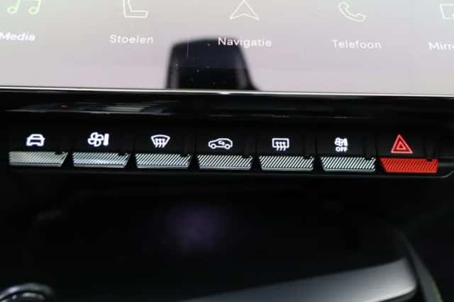 Peugeot 408 (2023) thumbnail 26