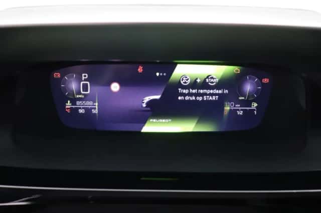 Peugeot 408 (2023) thumbnail 4