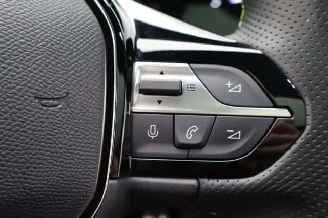 Peugeot 408 (2023) thumbnail 32