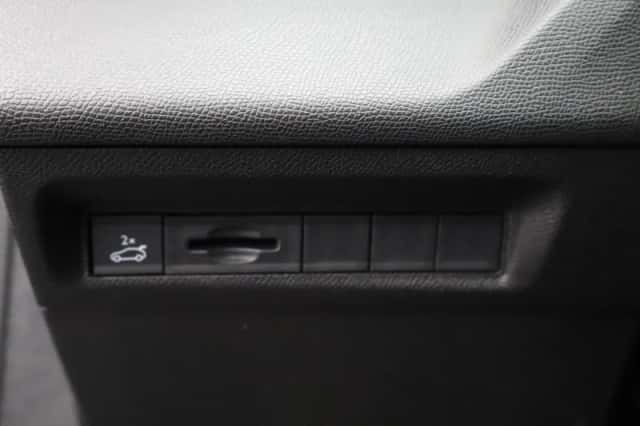 Peugeot 408 (2023) thumbnail 34