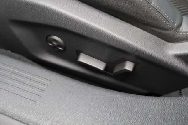 Peugeot 408 (2023) thumbnail 36