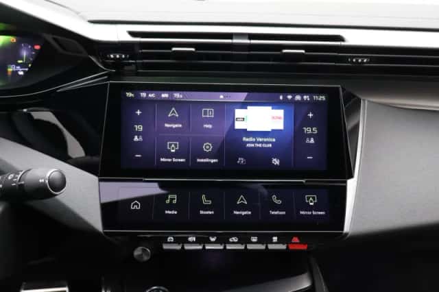 Peugeot 408 (2023) thumbnail 7