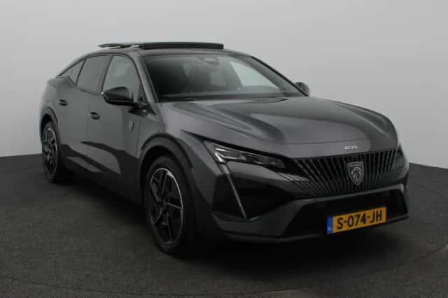 Peugeot 408 (2023) thumbnail 9