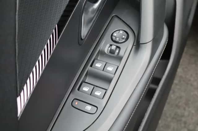 Peugeot e-2008 (2025) thumbnail 28