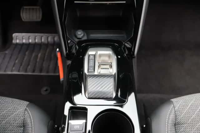 Peugeot e-2008 (2025) thumbnail 4