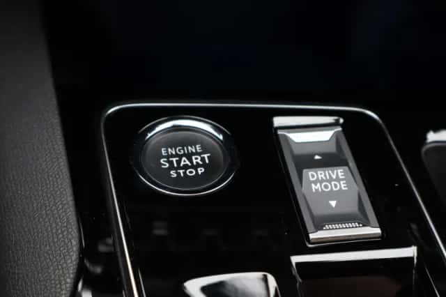 Peugeot 3008 (2023) thumbnail 20