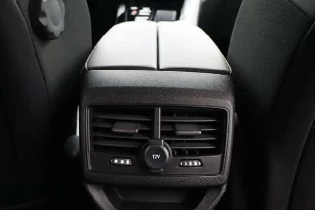 Peugeot 3008 (2023) thumbnail 35