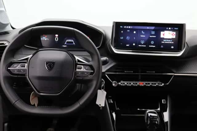 Peugeot 208 (2025) thumbnail 3