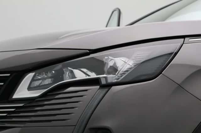 Peugeot 5008 (2021) thumbnail 16