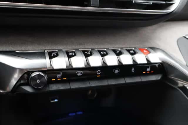 Peugeot 5008 (2021) thumbnail 25