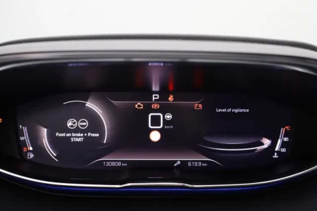 Peugeot 5008 (2021) thumbnail 4