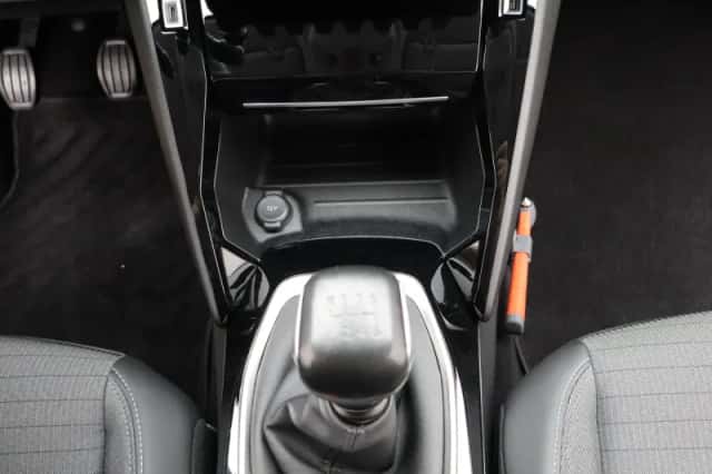 Peugeot 208 (2021) thumbnail 11