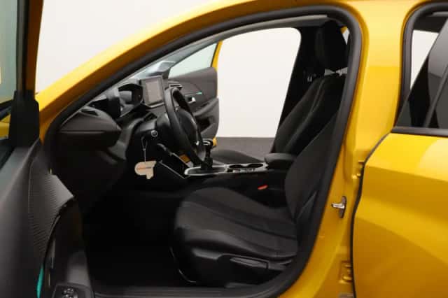 Peugeot 208 (2021) thumbnail 15